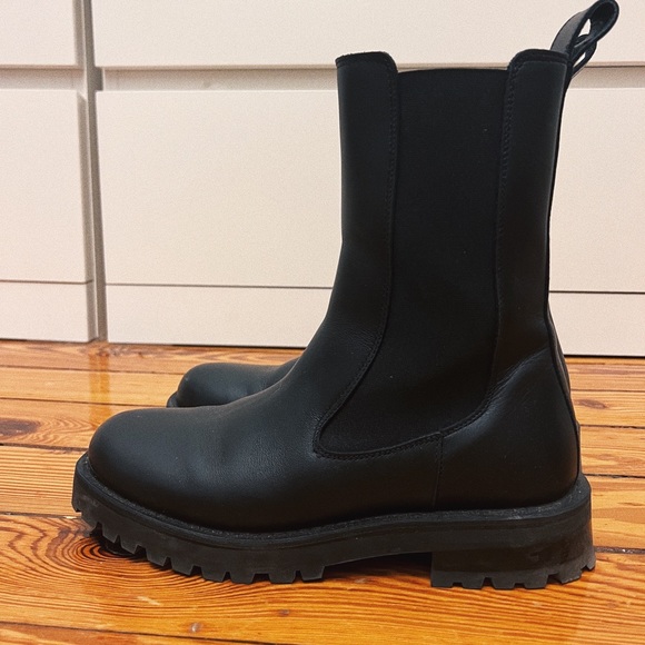 & Other Stories Chunky Sole Leather Chelsea Boots - Picture 3 of 8